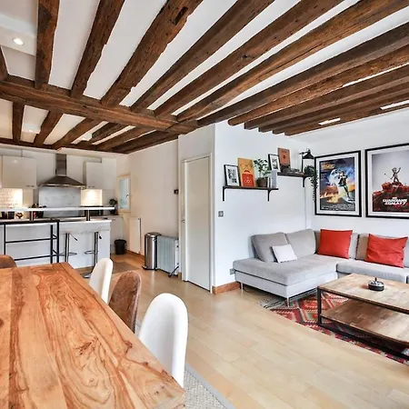 Duplex Typiquement Parisien#le Marais#paris04#2chambres Apartment Paris