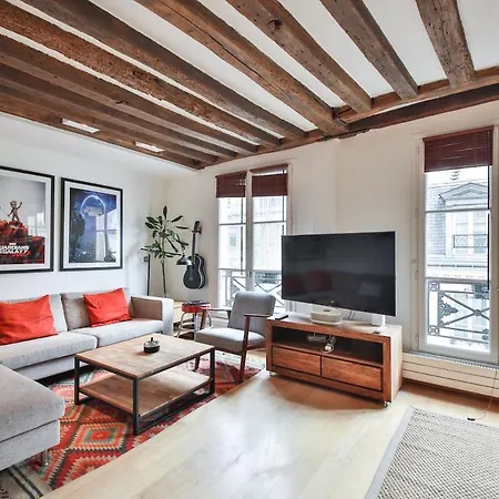 Duplex Typiquement Parisien#le Marais#paris04#2chambres Apartment