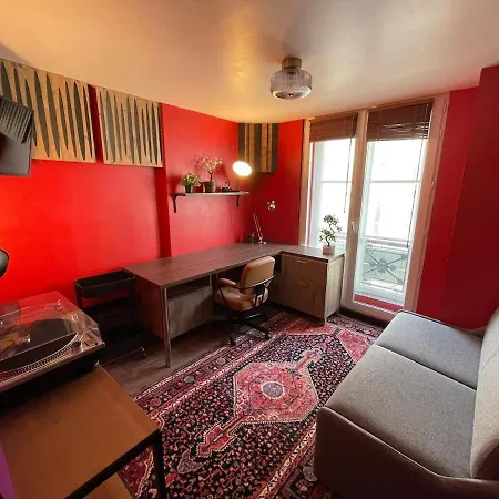 Duplex Typiquement Parisien#le Marais#paris04#2chambres Apartment